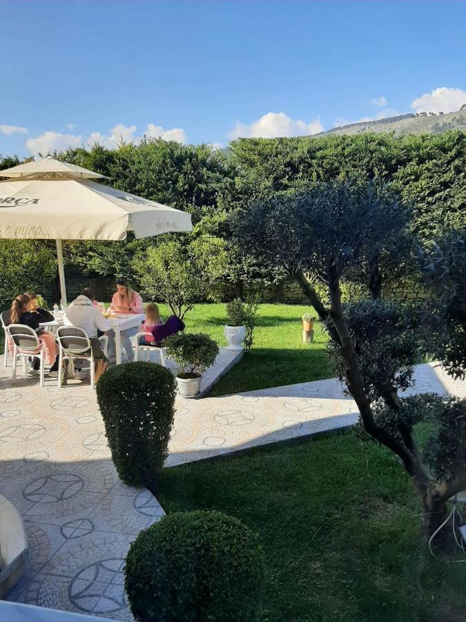 Hotel Vila Arbri Berat Eksteriør bilde