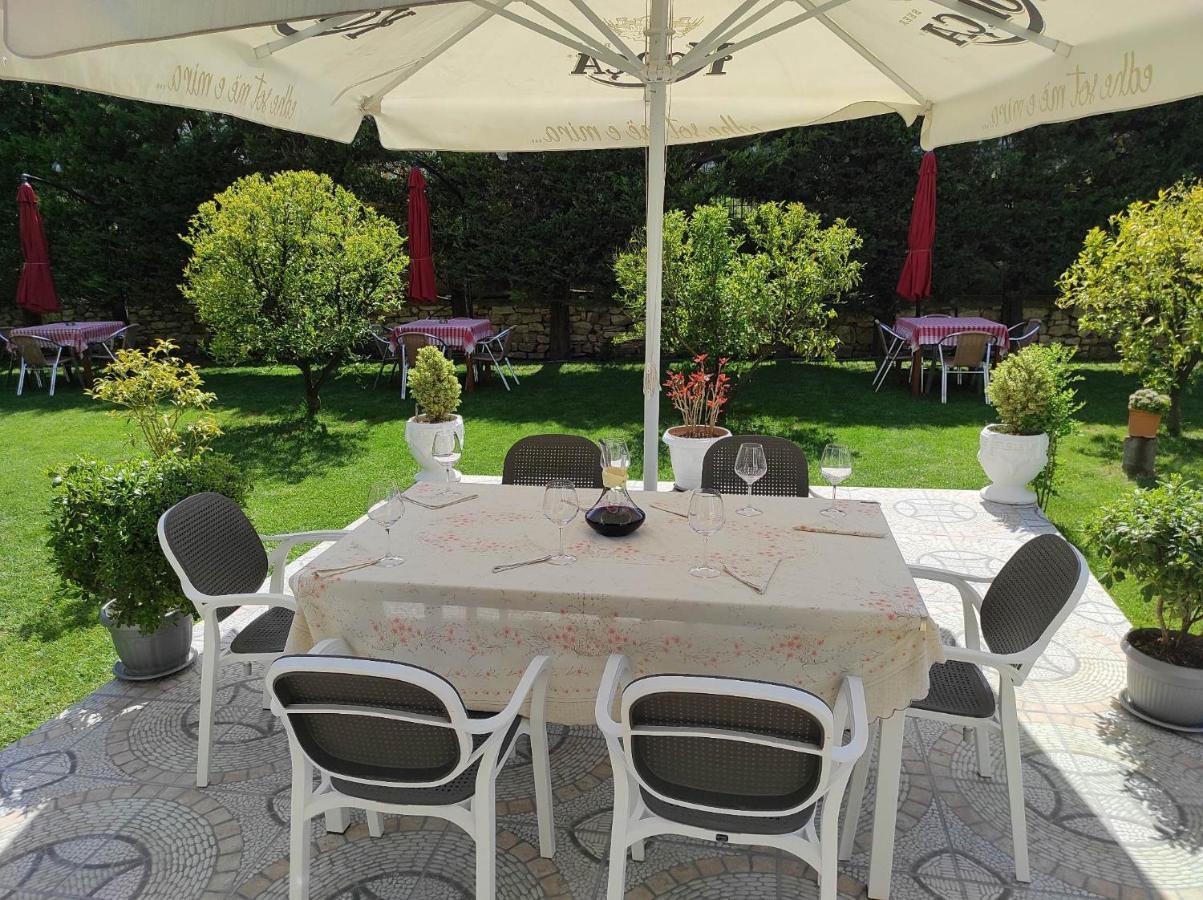 Hotel Vila Arbri Berat Eksteriør bilde