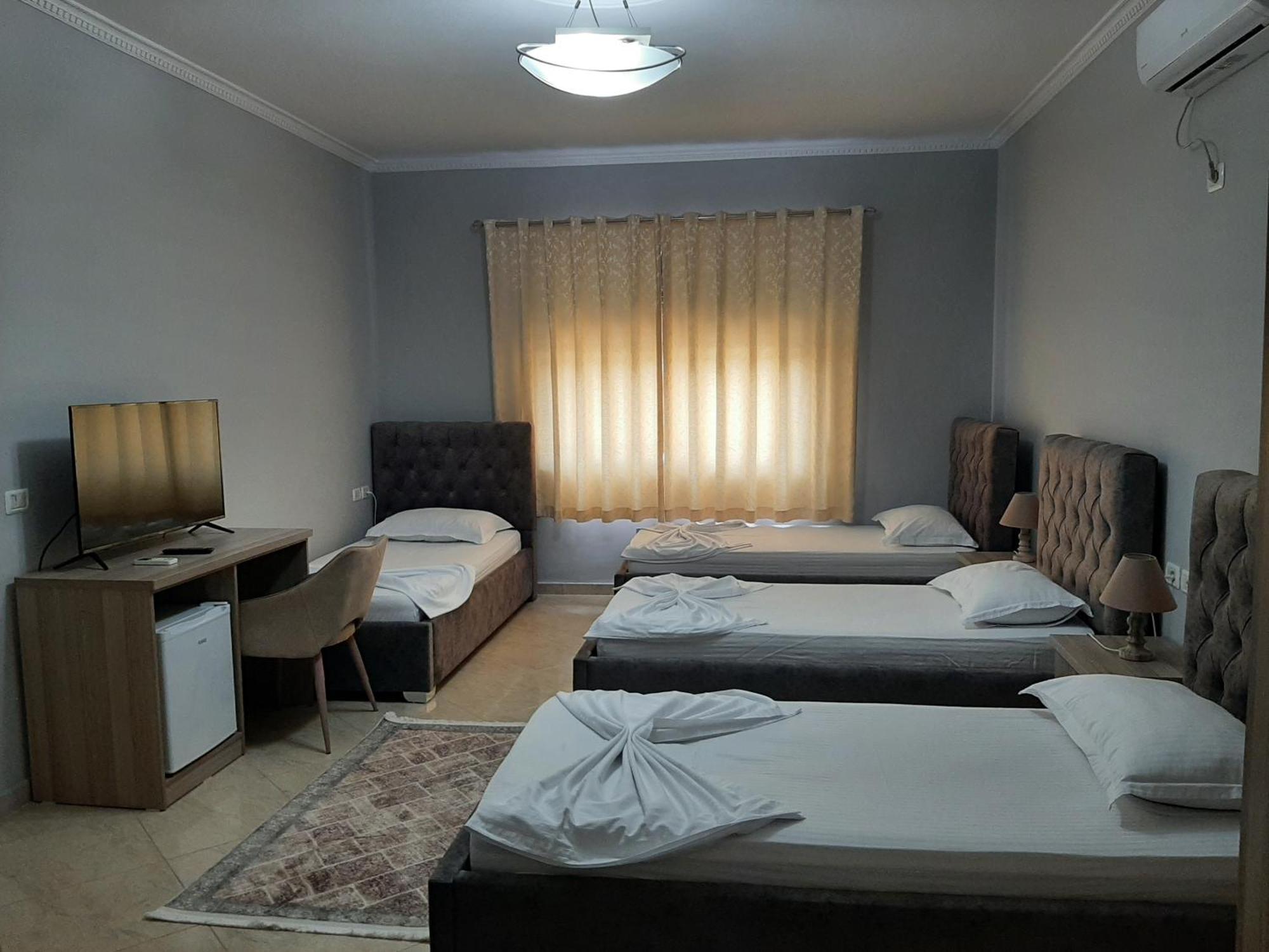 Hotel Vila Arbri Berat Rom bilde