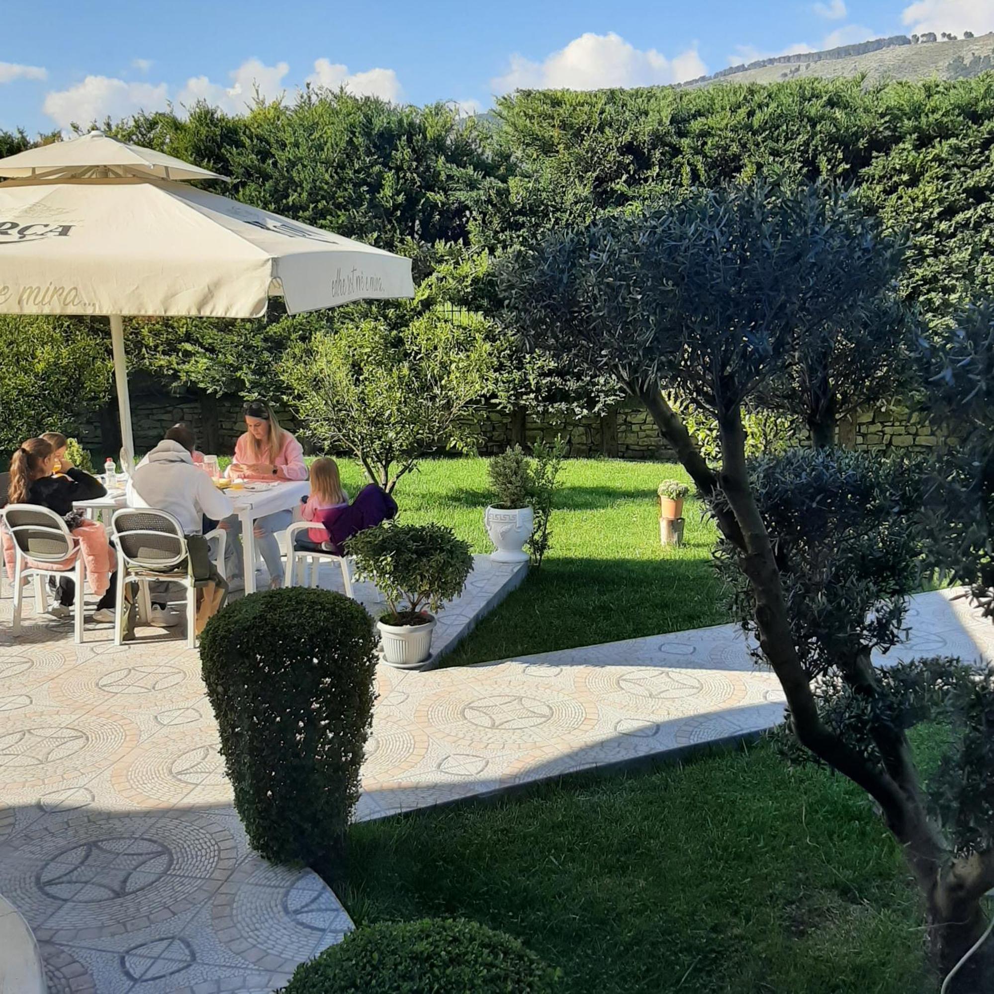 Hotel Vila Arbri Berat Rom bilde