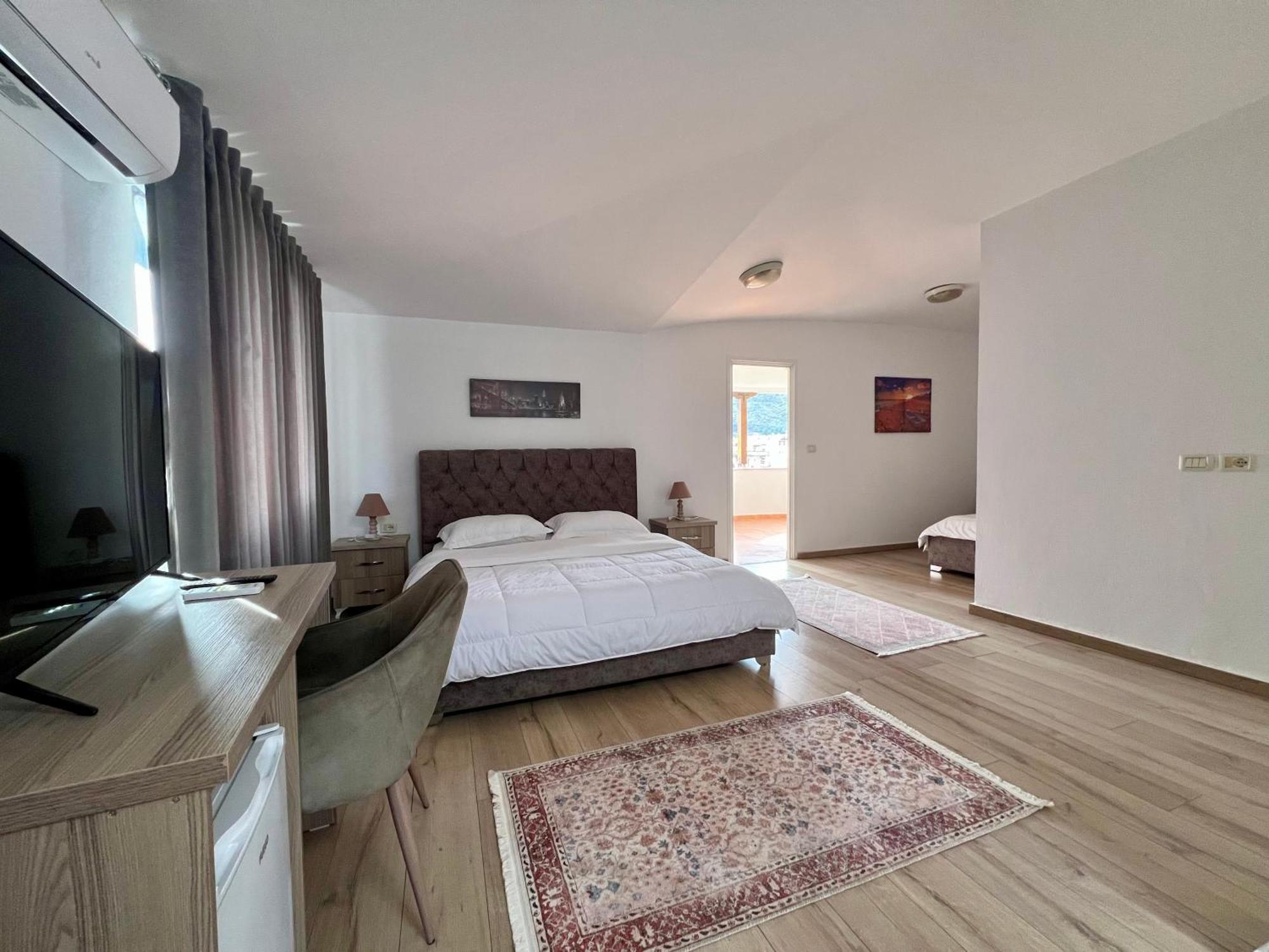 Hotel Vila Arbri Berat Eksteriør bilde